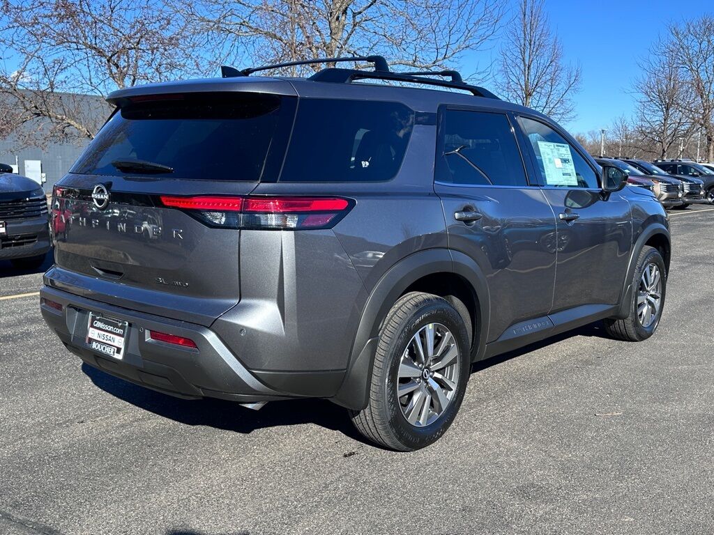 2026 Nissan Pathfinder SL