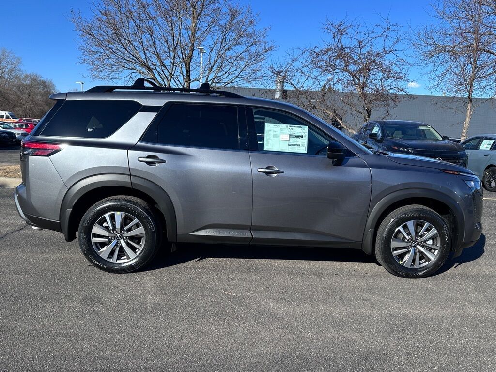 2026 Nissan Pathfinder SL