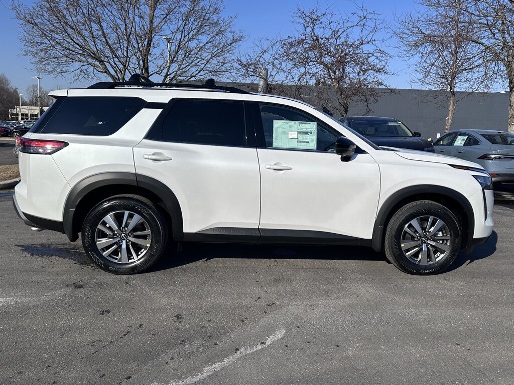 2026 Nissan Pathfinder SL