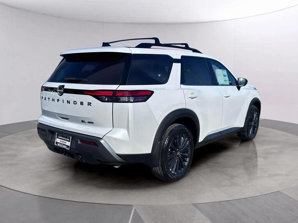 2026 Nissan Pathfinder SL