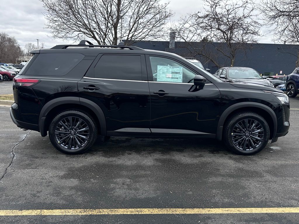 2026 Nissan Pathfinder SL