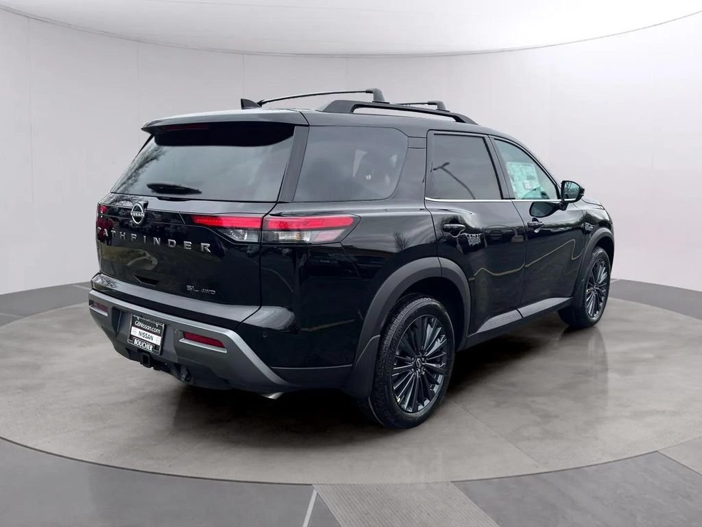 2026 Nissan Pathfinder SL