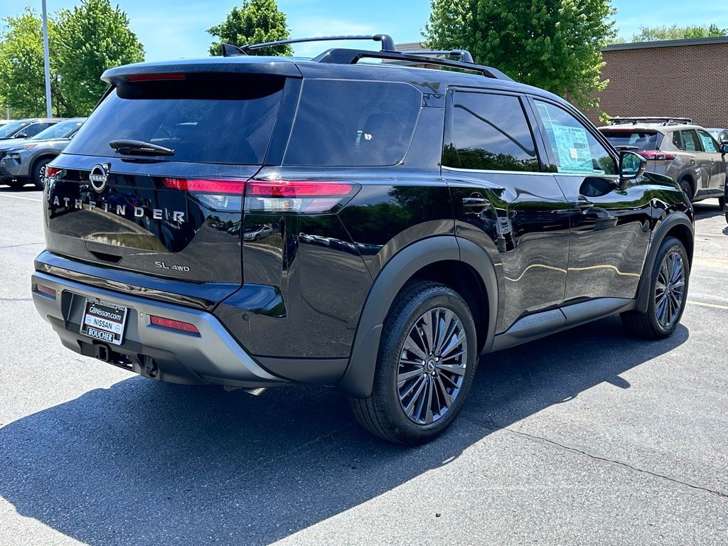 2026 Nissan Pathfinder SL