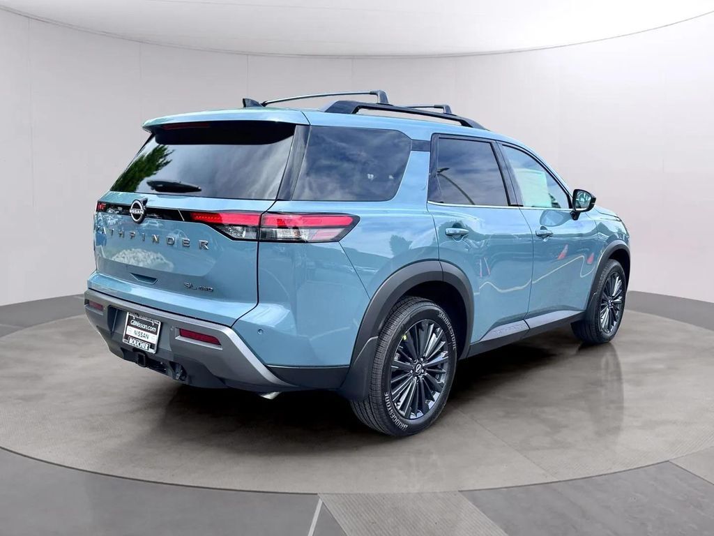 2026 Nissan Pathfinder SL