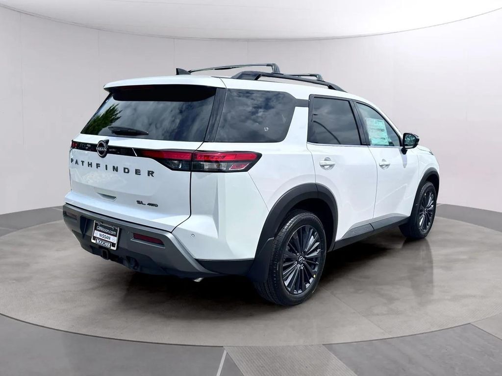 2026 Nissan Pathfinder SL