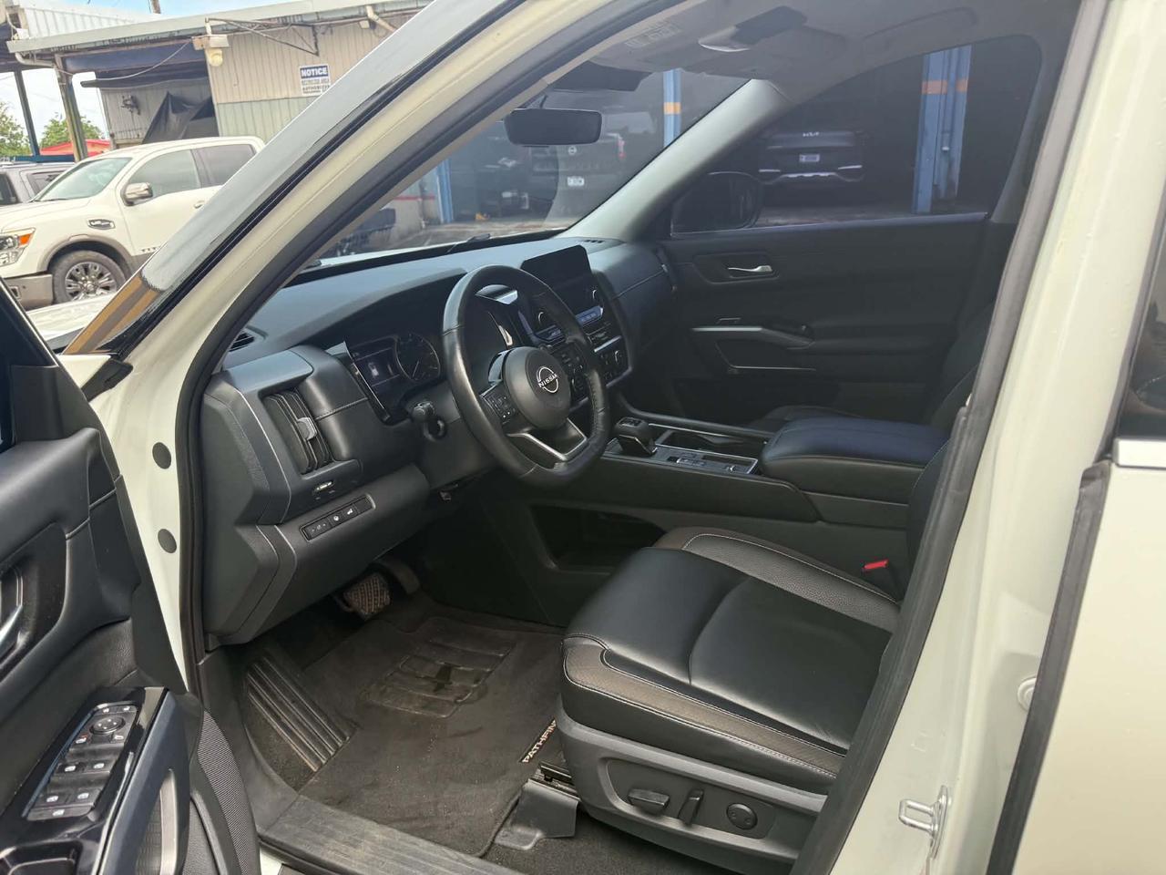 2023 Nissan Pathfinder SL Pago Pago 2023 Nissan Pathfinder SL Pago Pago