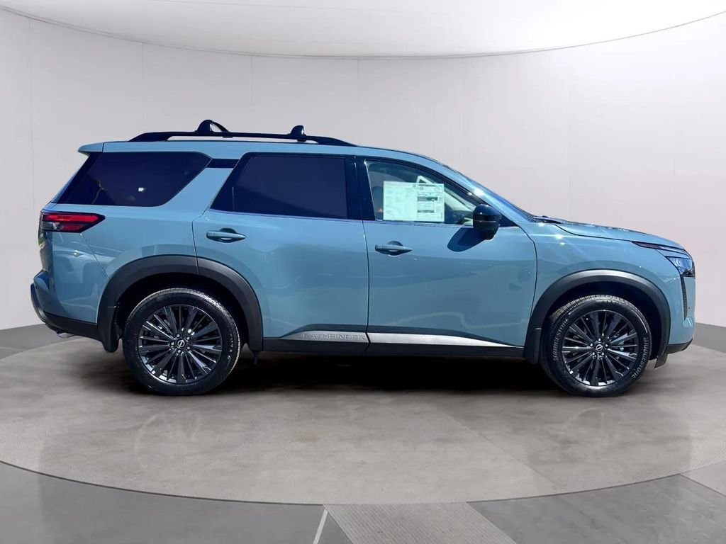 2026 Nissan Pathfinder SL W/ Premium Package