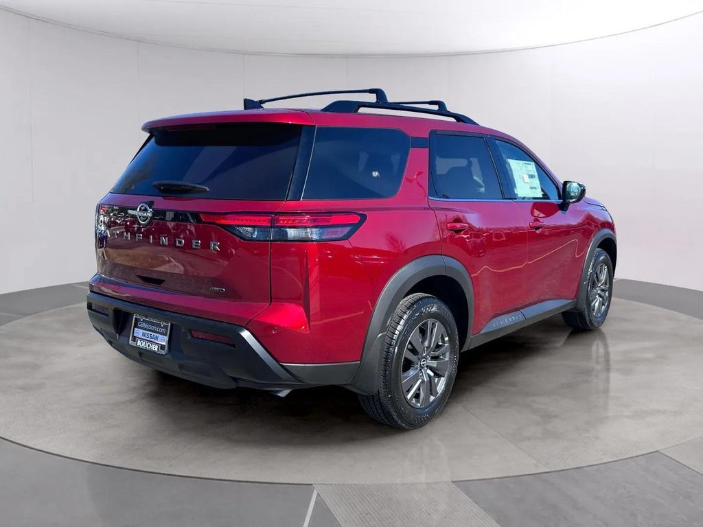 2026 Nissan Pathfinder SV