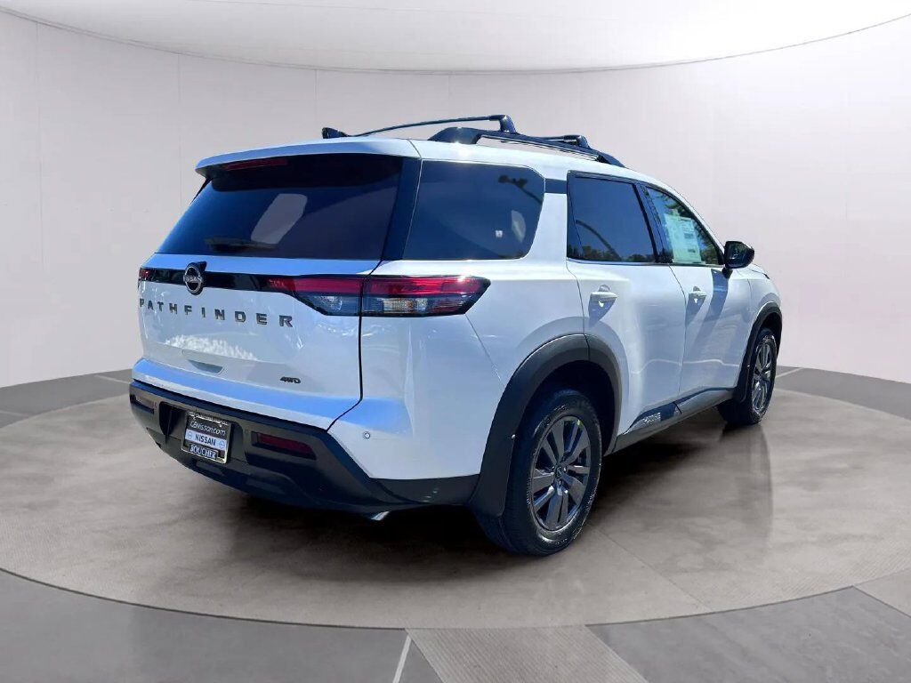2026 Nissan Pathfinder SV