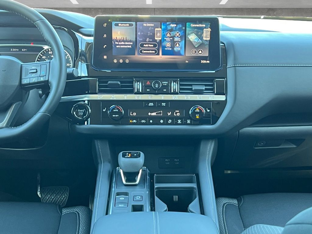 2026 Nissan Pathfinder SV