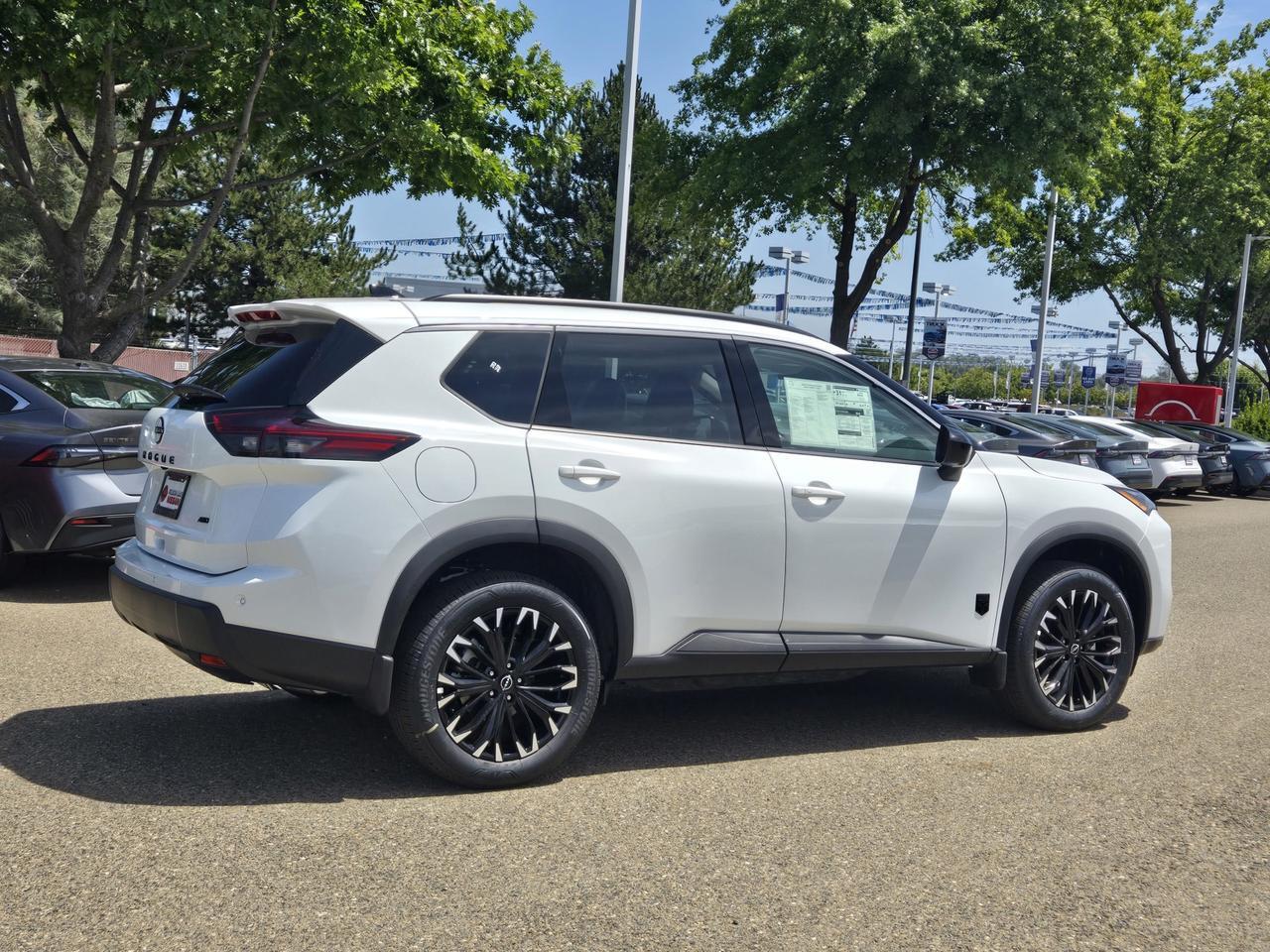 2026 Nissan Rogue Dark Armor 2026 Nissan Rogue Dark Armor