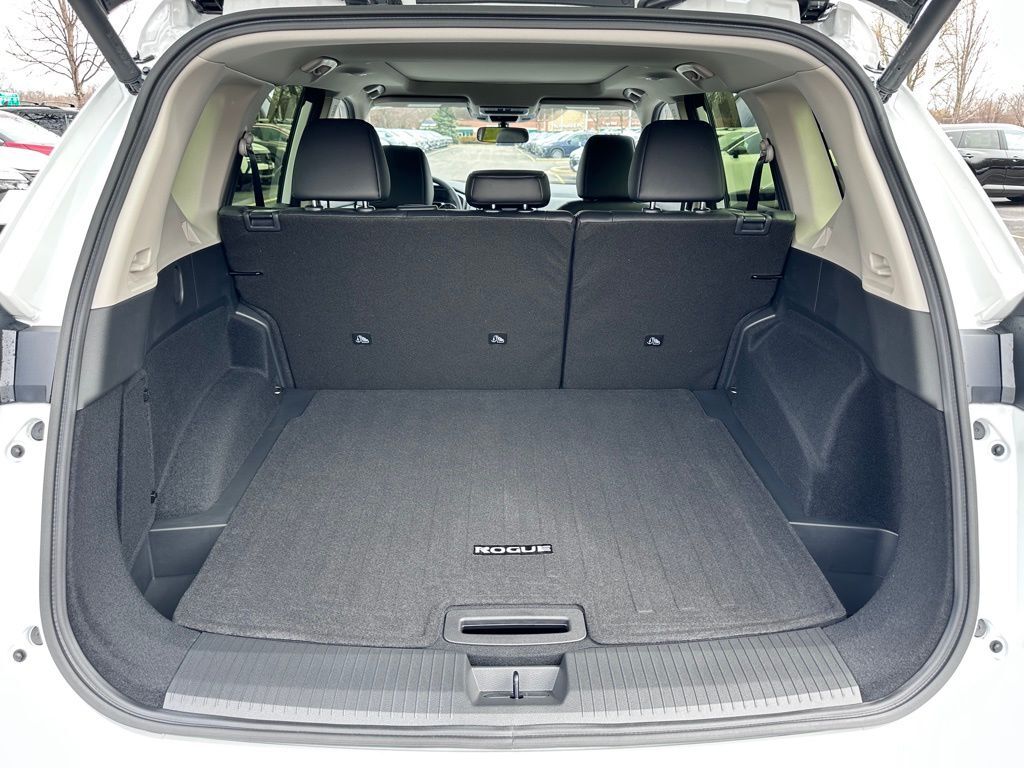 2026 Nissan Rogue Dark Armor San Clemente CA 2026 Nissan Rogue Dark Armor San Clemente CA