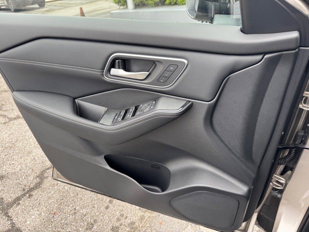 2026 Nissan Rogue Platinum Johnson City TN 2026 Nissan Rogue Platinum Johnson City TN