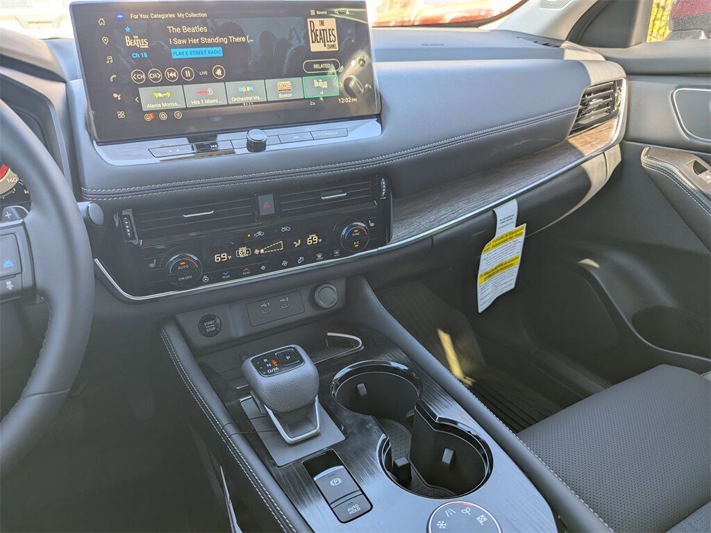 2026 Nissan Rogue Platinum Kennesaw GA 2026 Nissan Rogue Platinum Kennesaw GA