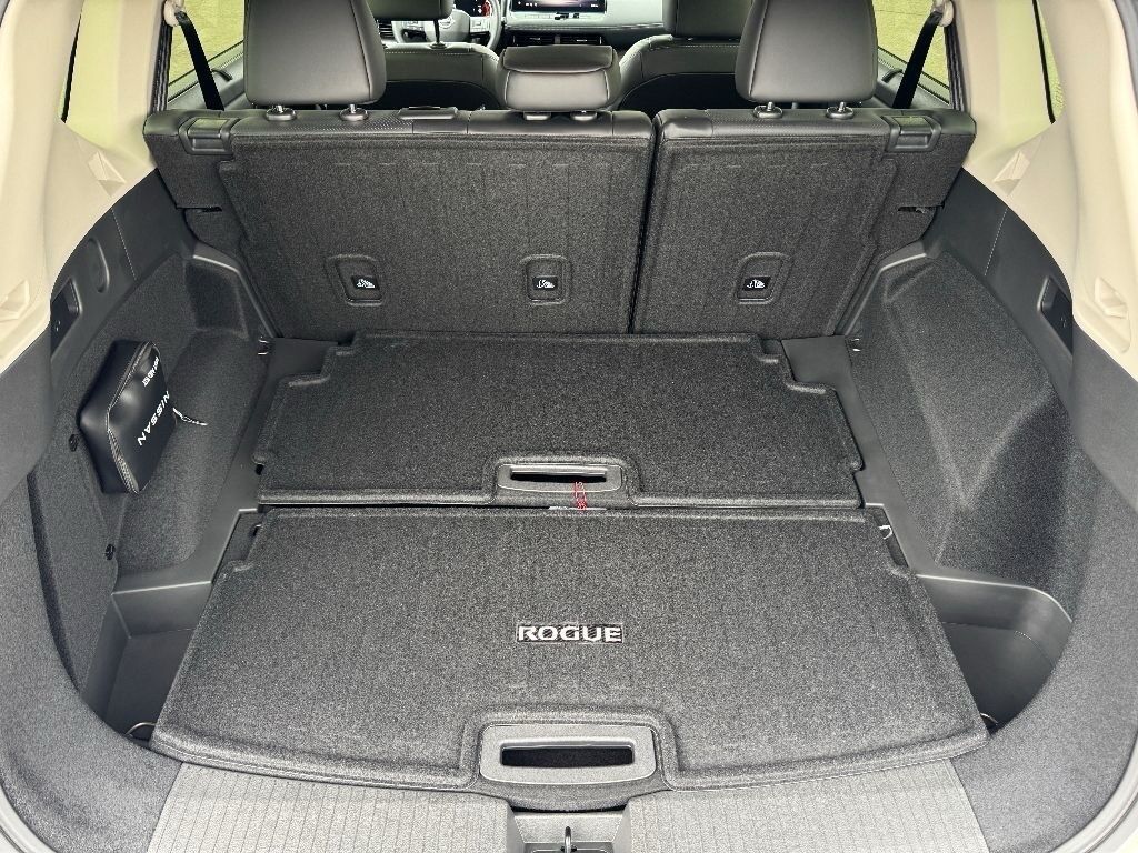 2026 Nissan Rogue Platinum Morristown TN 2026 Nissan Rogue Platinum Morristown TN