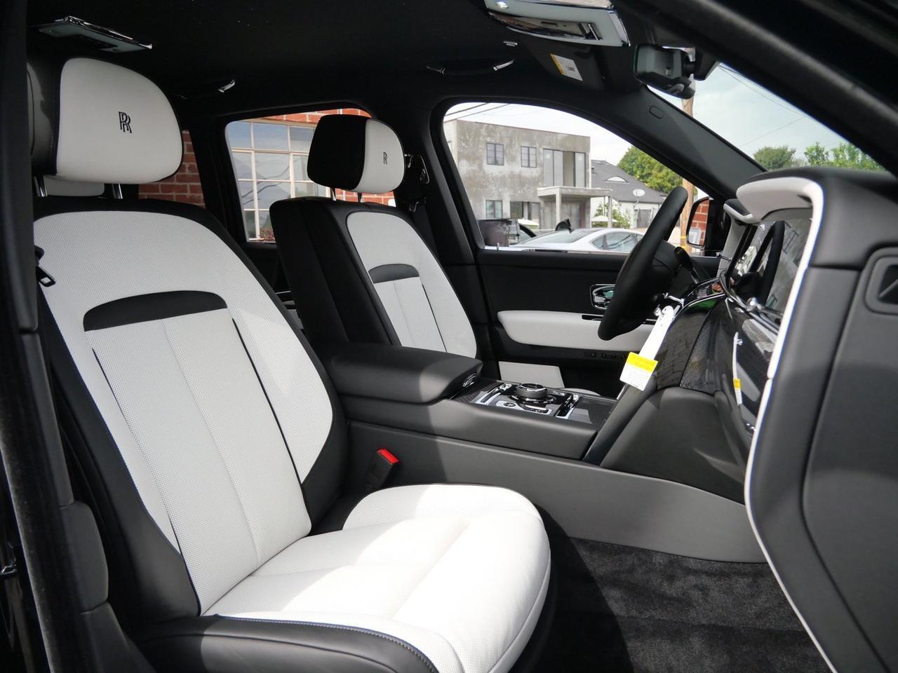 2026 Rolls-Royce Black Badge Cullinan Lawrence KS