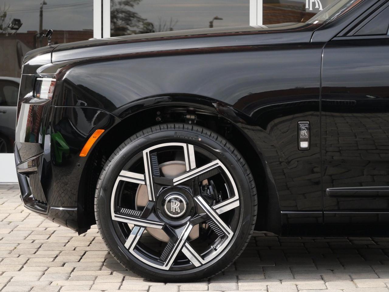 2026 Rolls-Royce Black Badge Cullinan Lawrence KS