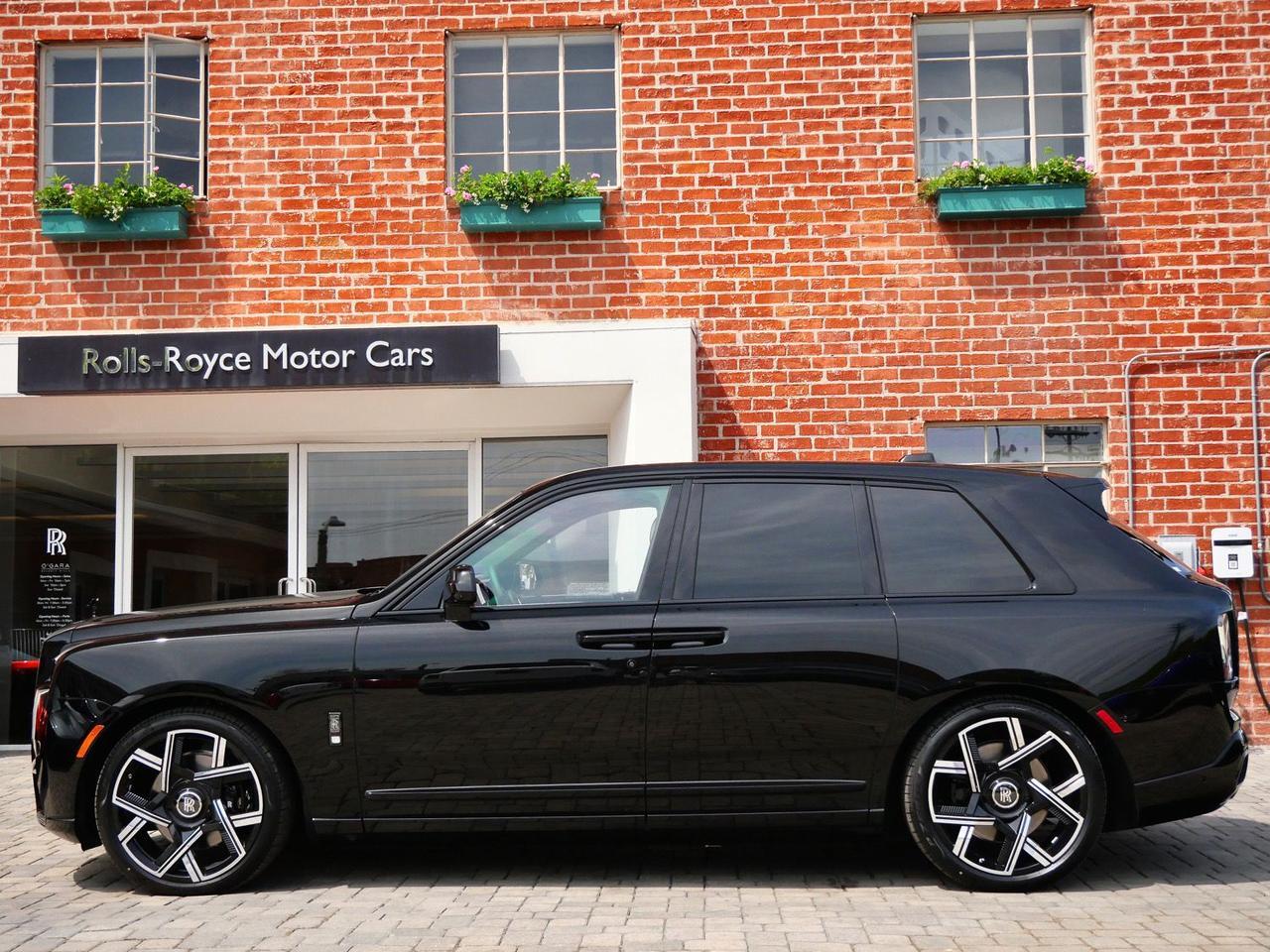 2026 Rolls-Royce Black Badge Cullinan