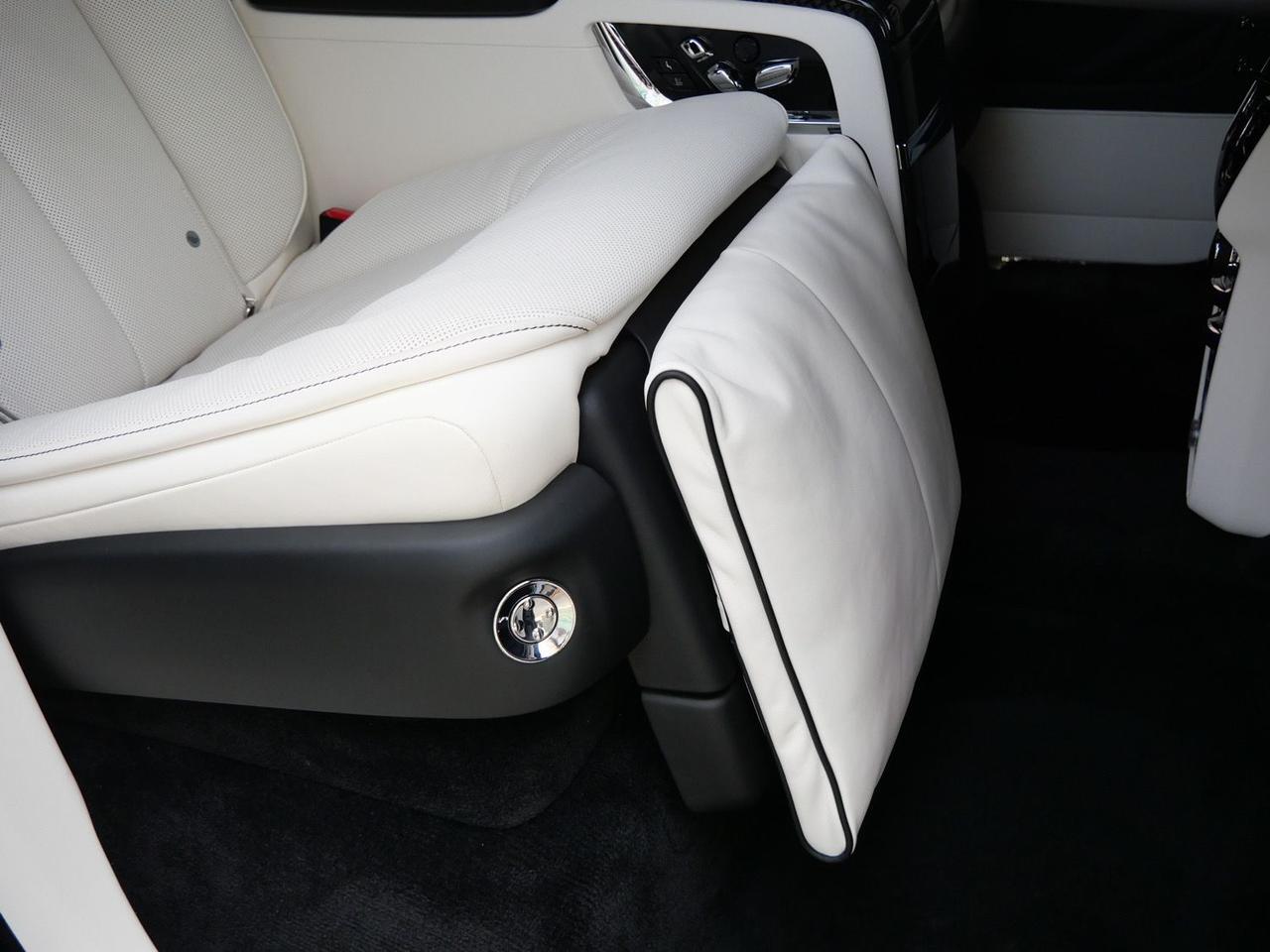 2026 Rolls-Royce Black Badge Cullinan Lawrence KS