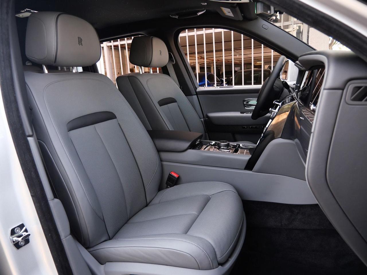 2026 Rolls-Royce Black Badge Cullinan Lawrence KS