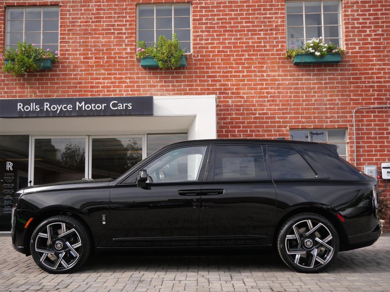 2026 Rolls-Royce Black Badge Cullinan