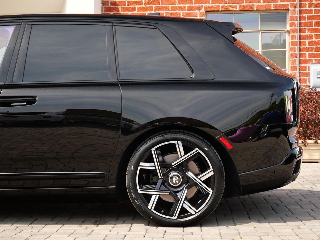 2026 Rolls-Royce Black Badge Cullinan Lawrence KS