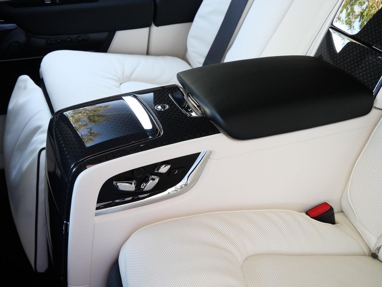 2026 Rolls-Royce Black Badge Cullinan Lawrence KS