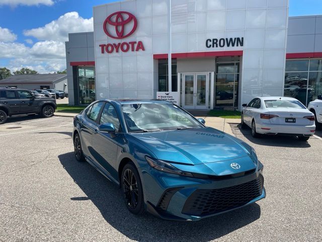 2026 Toyota Camry SE AWD