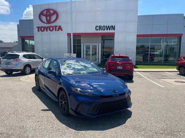 2026 Toyota Camry SE FWD