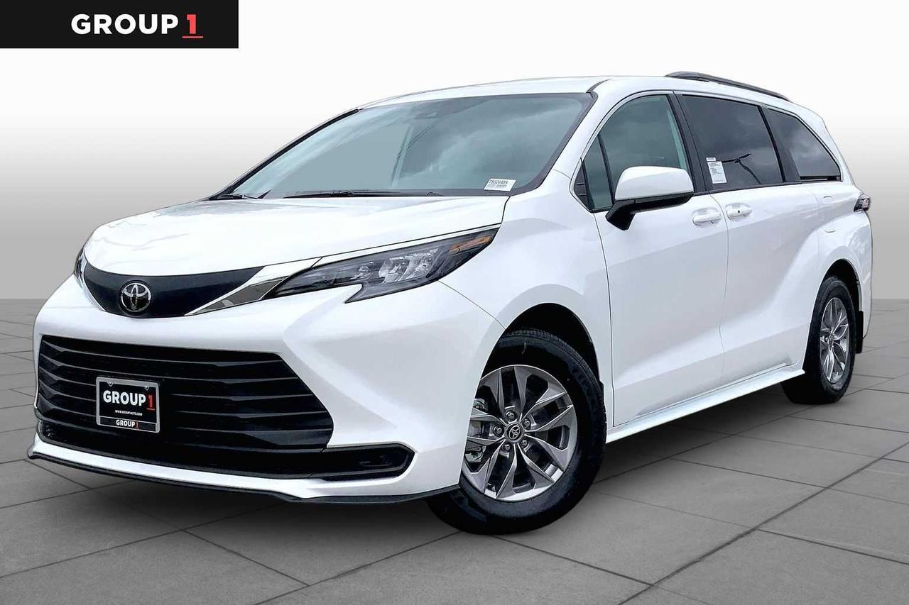 2026 Toyota Sienna LE 2026 Toyota Sienna LE