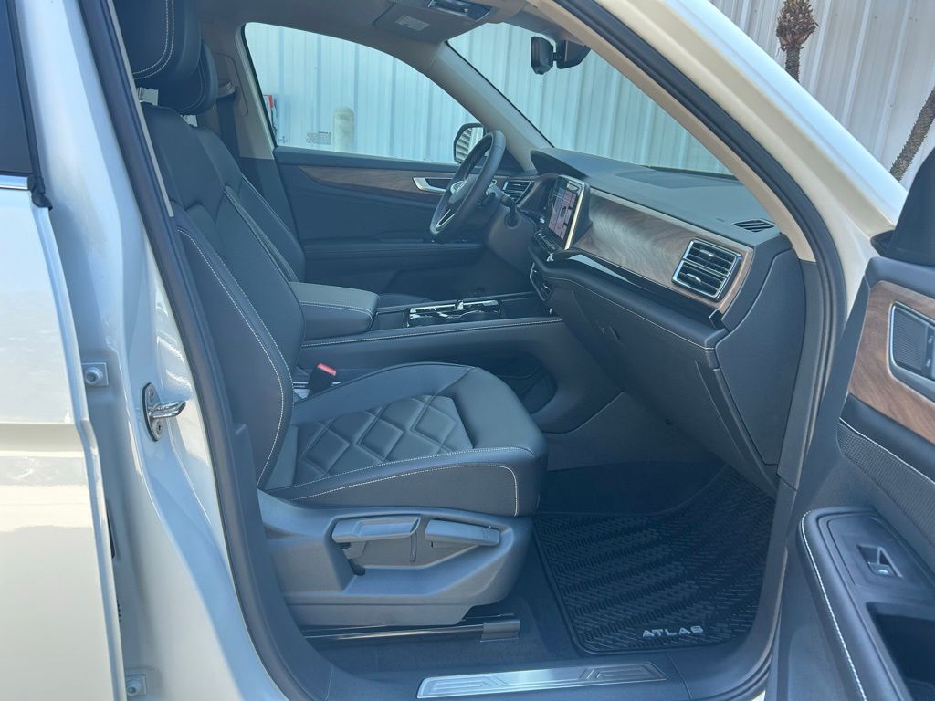 2026 Volkswagen Atlas 2.0T SE w/Technology Tampa FL