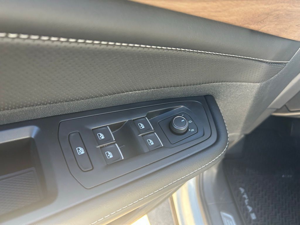 2026 Volkswagen Atlas 2.0T SE w/Technology Tampa FL