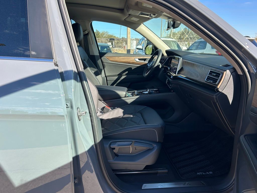 2026 Volkswagen Atlas 2.0T SE w/Technology Tampa FL