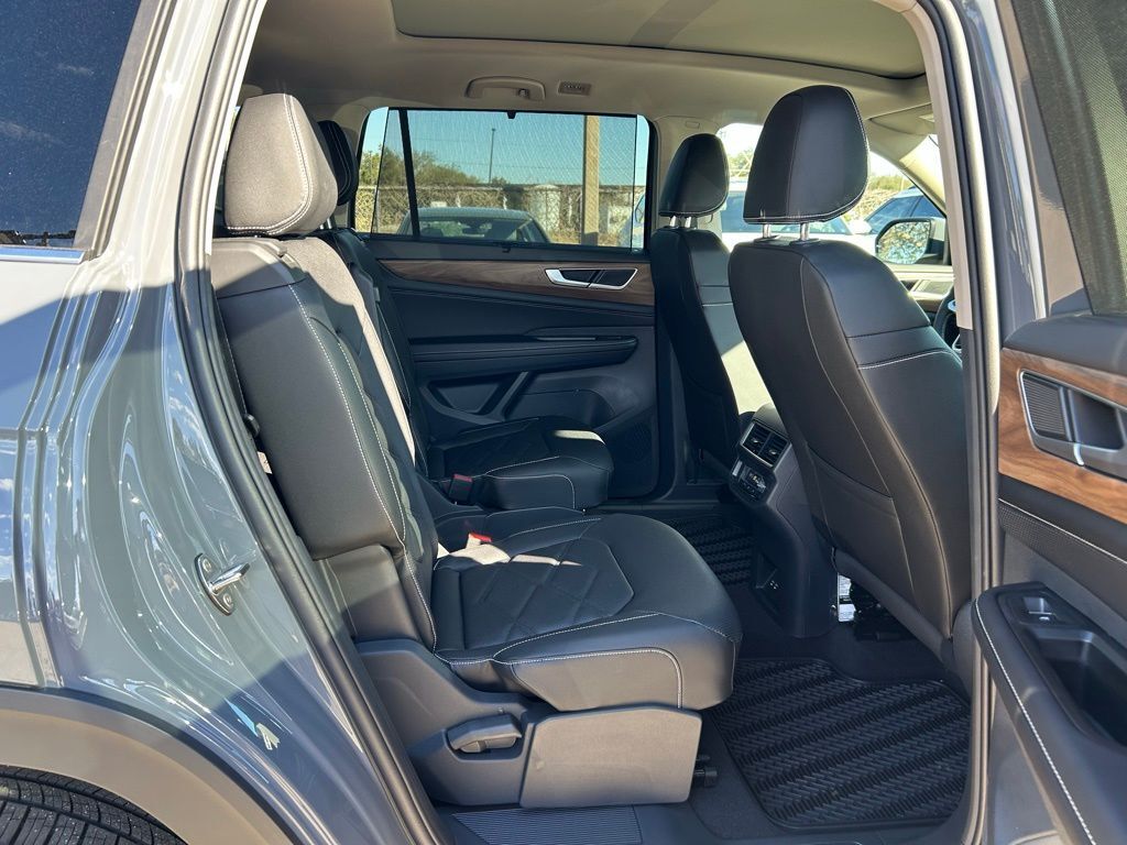 2026 Volkswagen Atlas 2.0T SE w/Technology Tampa FL