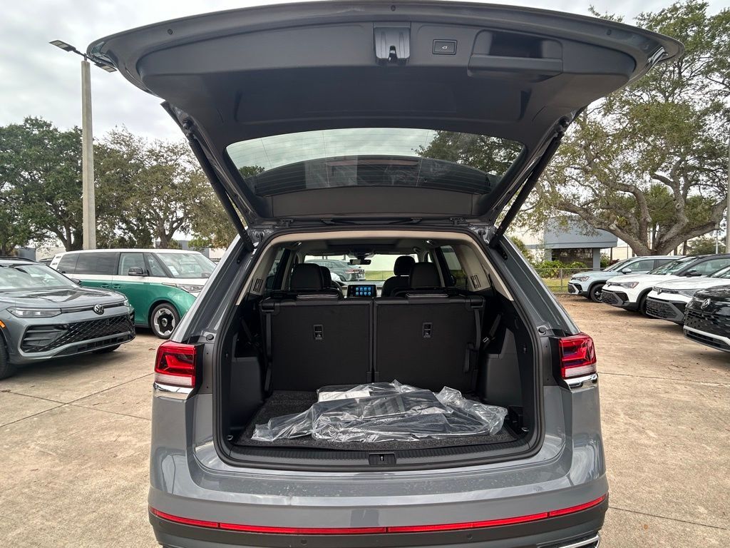 2026 Volkswagen Atlas 2.0T SE w/Technology Tampa FL