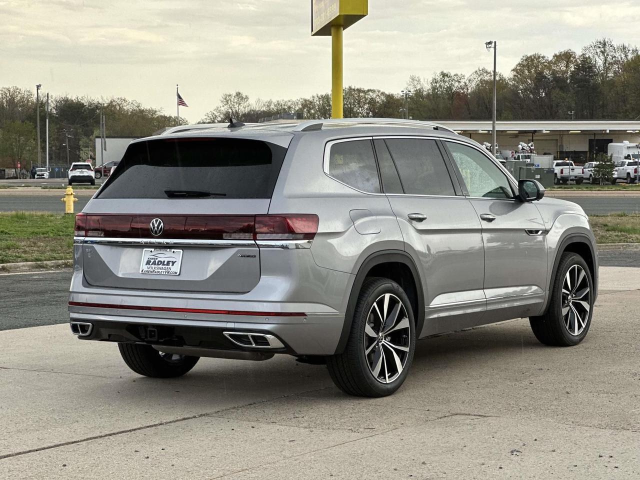 2026 Volkswagen Atlas 2.0T SEL Premium R-Line
