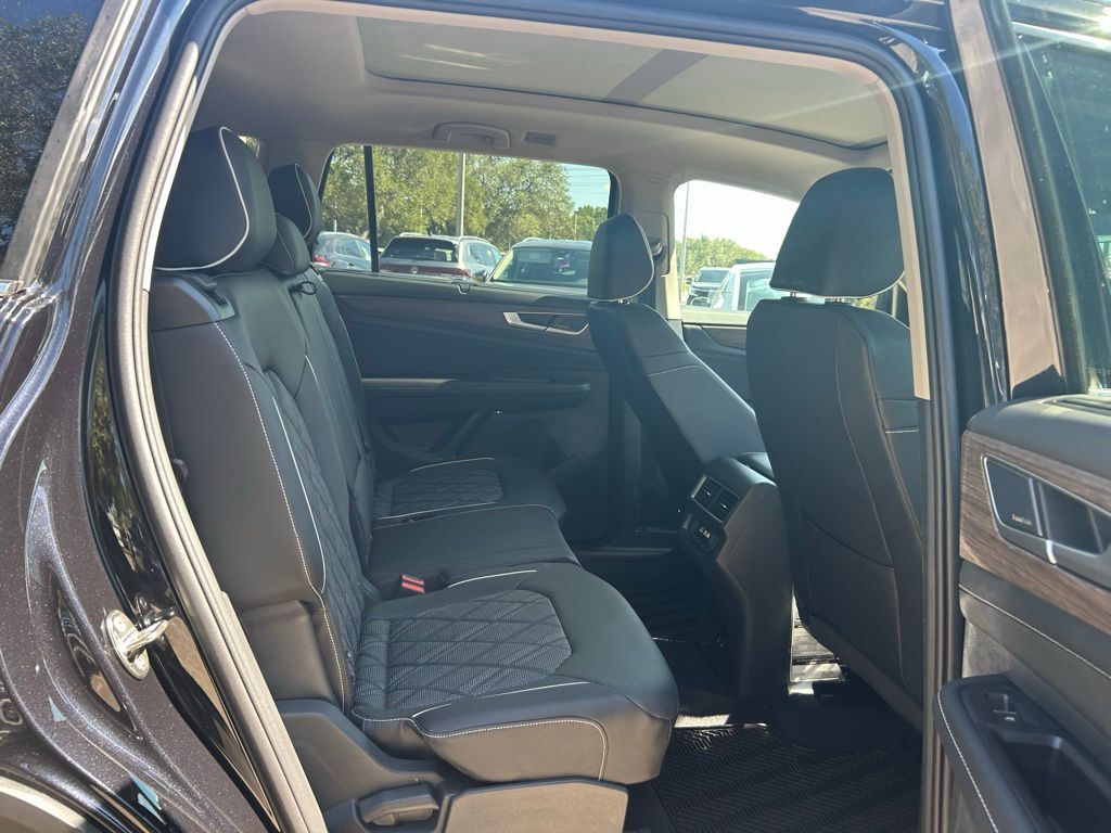 2026 Volkswagen Atlas 2.0T SEL Premium R-Line Tampa FL