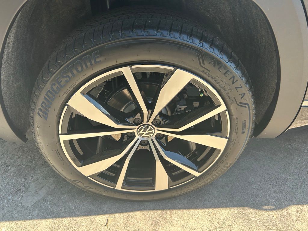 2026 Volkswagen Atlas 2.0T SEL Premium R-Line Tampa FL