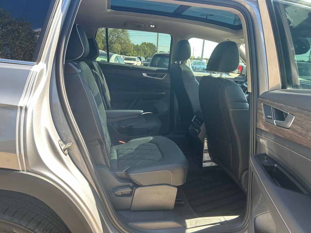 2026 Volkswagen Atlas 2.0T SEL Premium R-Line Tampa FL