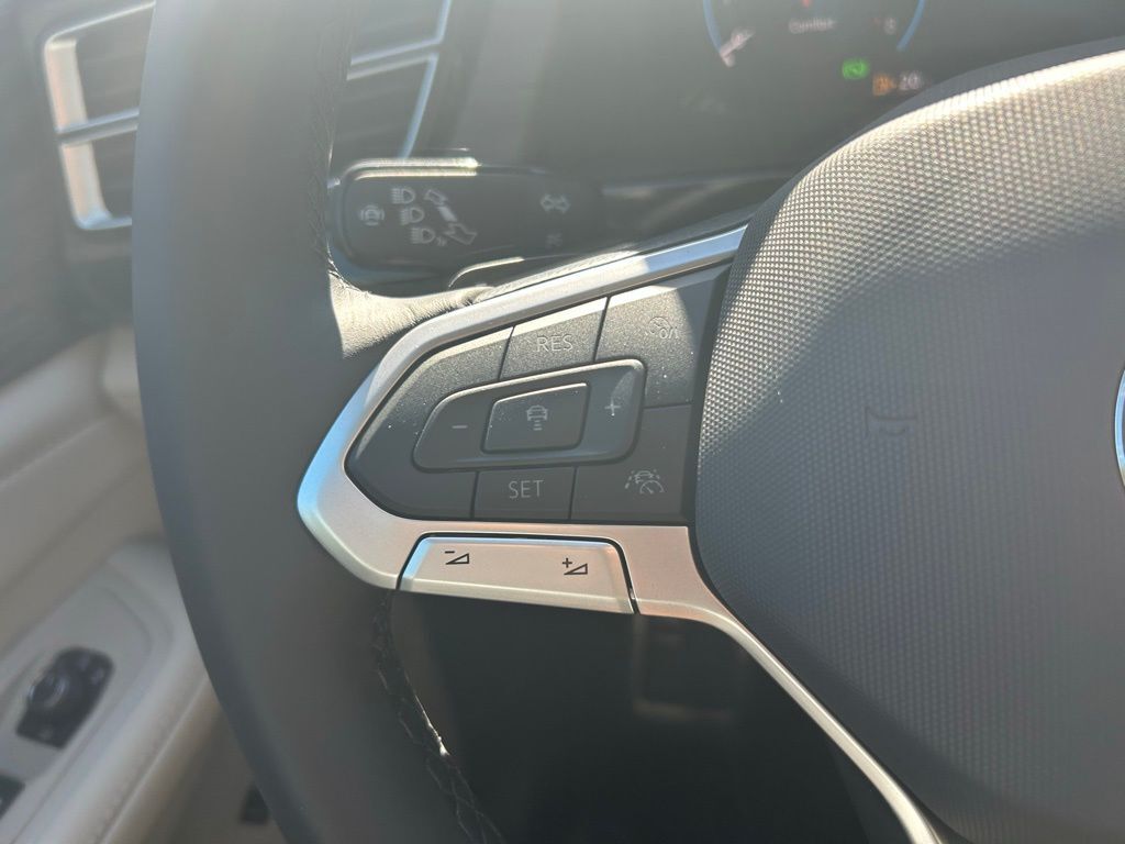 2026 Volkswagen Atlas 2.0T SEL Premium R-Line Tampa FL