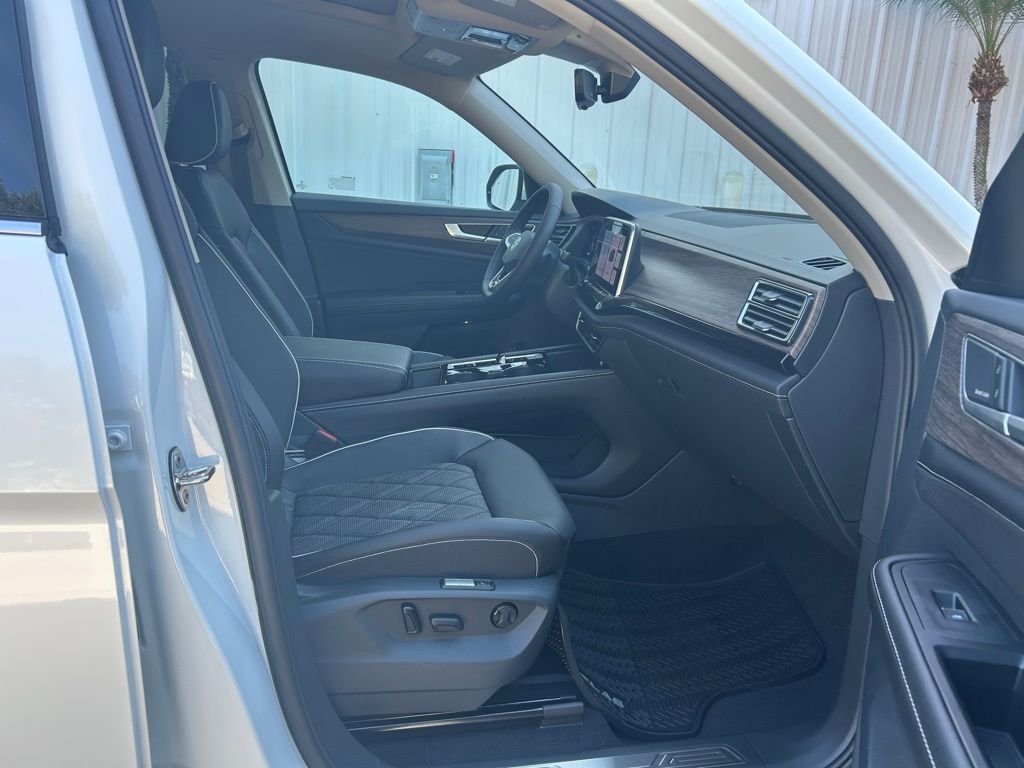 2026 Volkswagen Atlas 2.0T SEL Premium R-Line Tampa FL