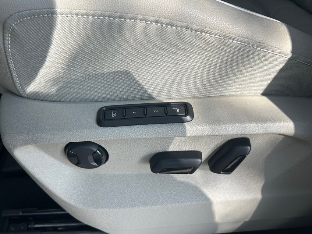 2026 Volkswagen Atlas 2.0T SEL Premium R-Line Tampa FL