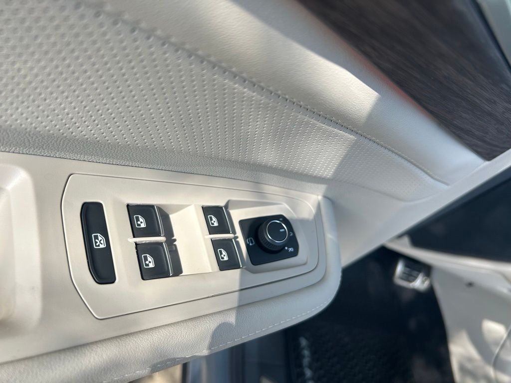 2026 Volkswagen Atlas 2.0T SEL Premium R-Line Tampa FL