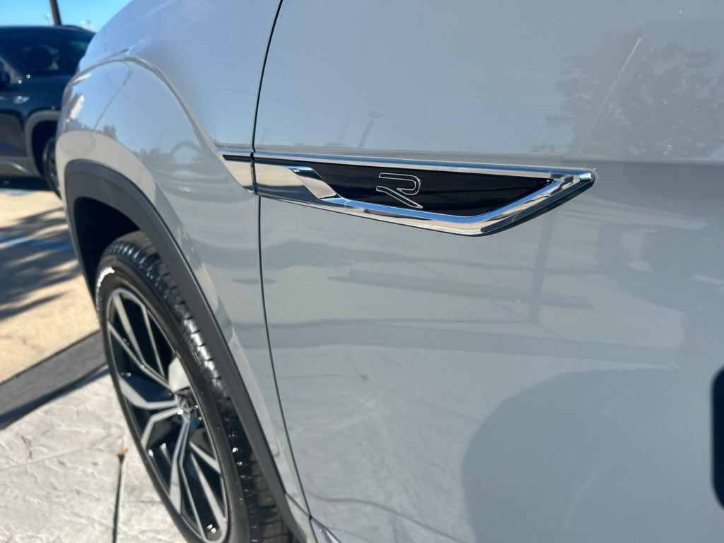 2026 Volkswagen Atlas 2.0T SEL Premium R-Line Tampa FL