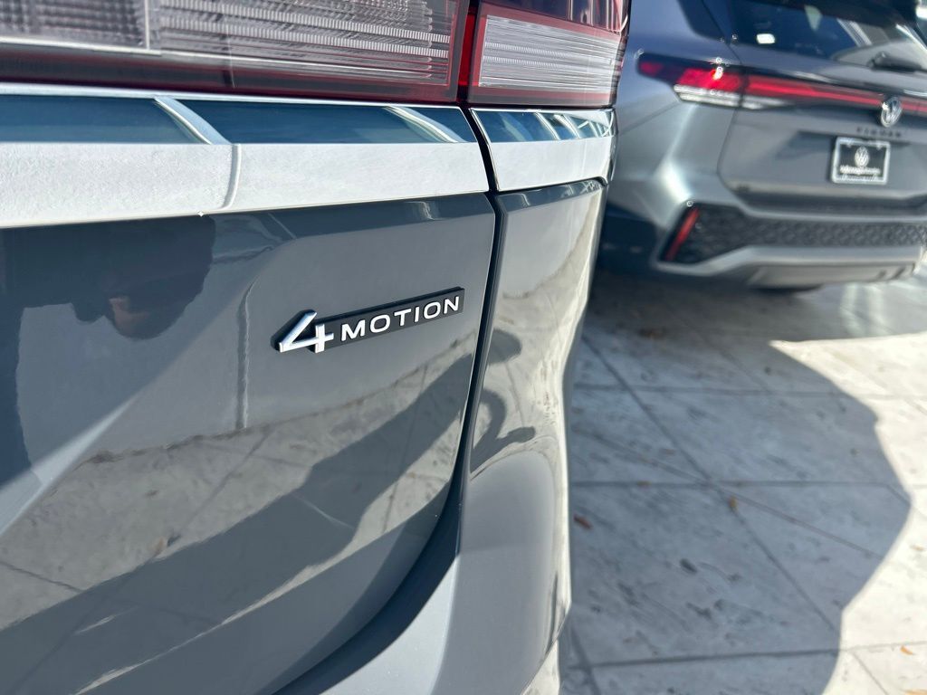 2026 Volkswagen Atlas 2.0T SEL Premium R-Line Tampa FL