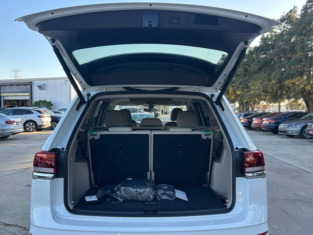 2026 Volkswagen Atlas 2.0T SEL Premium R-Line Tampa FL