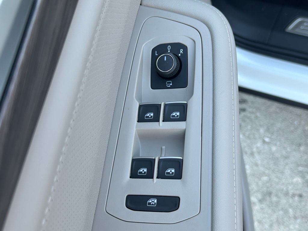 2026 Volkswagen Atlas 2.0T SEL Premium R-Line Tampa FL