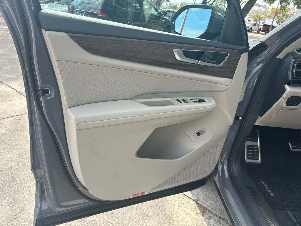 2026 Volkswagen Atlas 2.0T SEL Premium R-Line Tampa FL