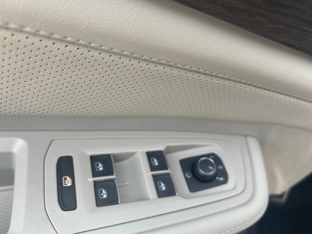 2026 Volkswagen Atlas 2.0T SEL Premium R-Line Tampa FL