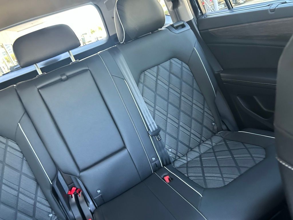 2026 Volkswagen Atlas 2.0T SEL Premium R-Line Tampa FL